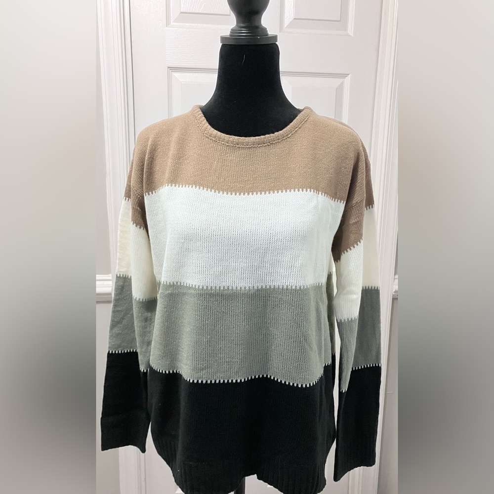 Color Block Sweater - Picture 2 of 8